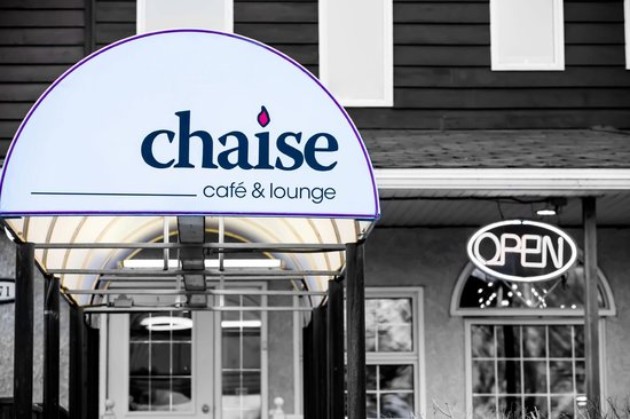 Chaise Cafe